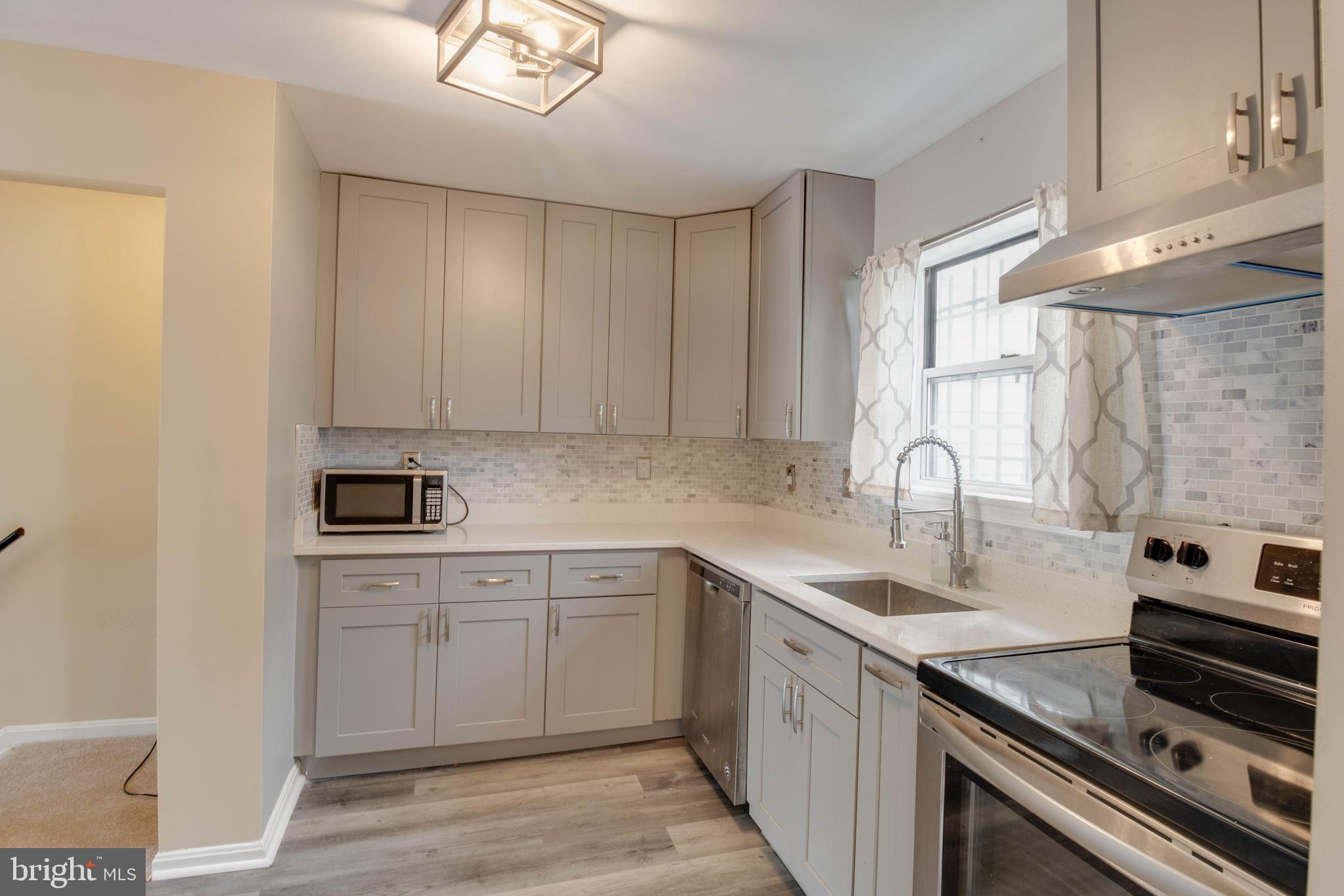 ENTERPRISE KNOLLS - Residential Lease