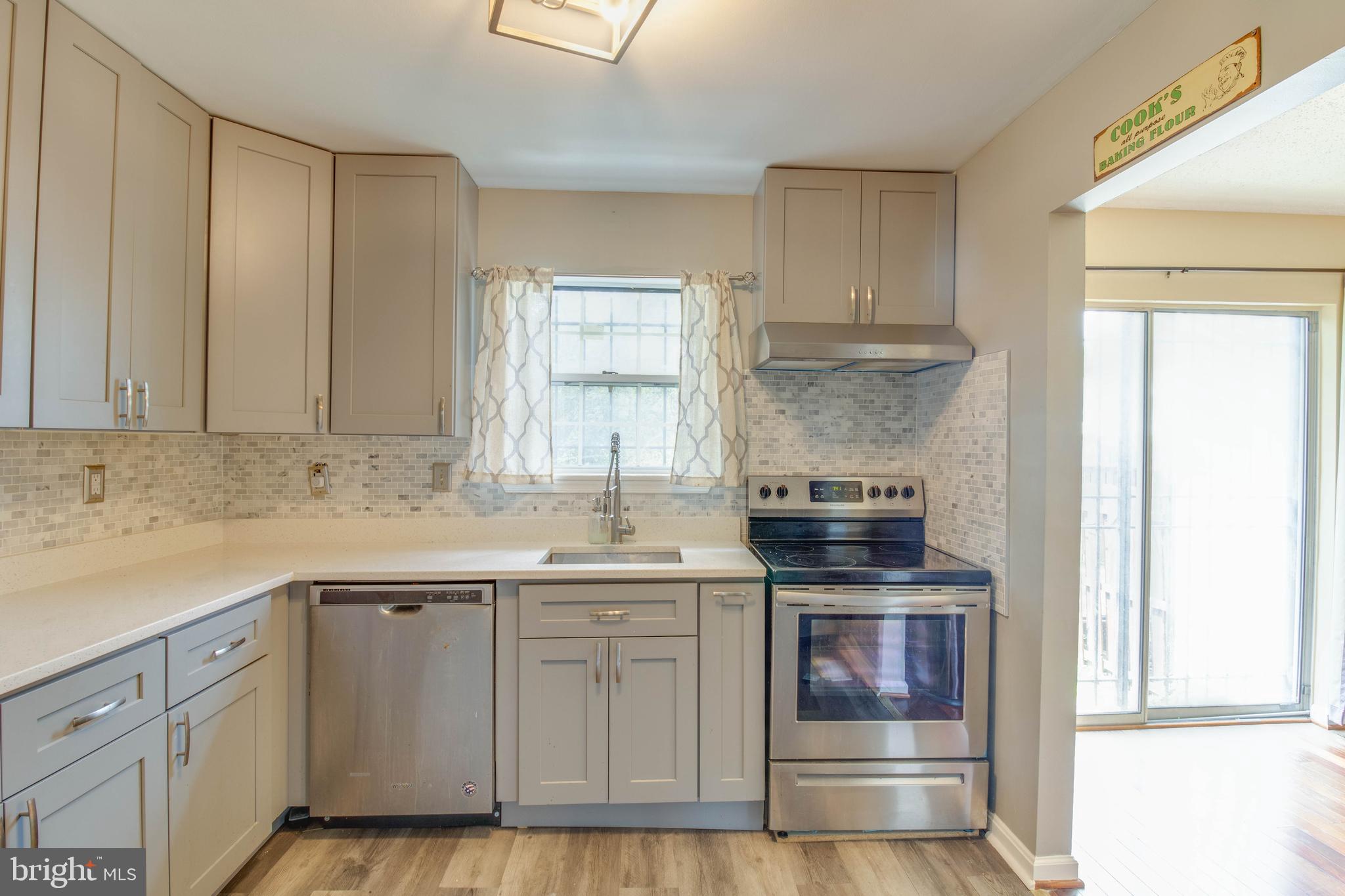 ENTERPRISE KNOLLS - Residential Lease