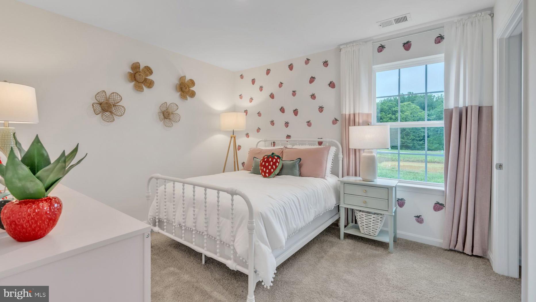 STRAWBERRY FIELDS - Residential