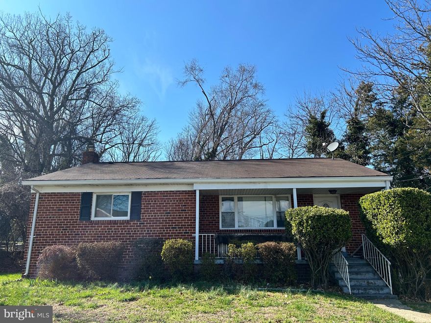 Cash, Renovation Loan, 203k only
As-Is
ARV $465,000
No Wholesalers
Title work is complete

5 bed room 2 full baths, with a finished apartment style walk out basement. Most repairs are cosmetic, working systems, electrical & plumbing.