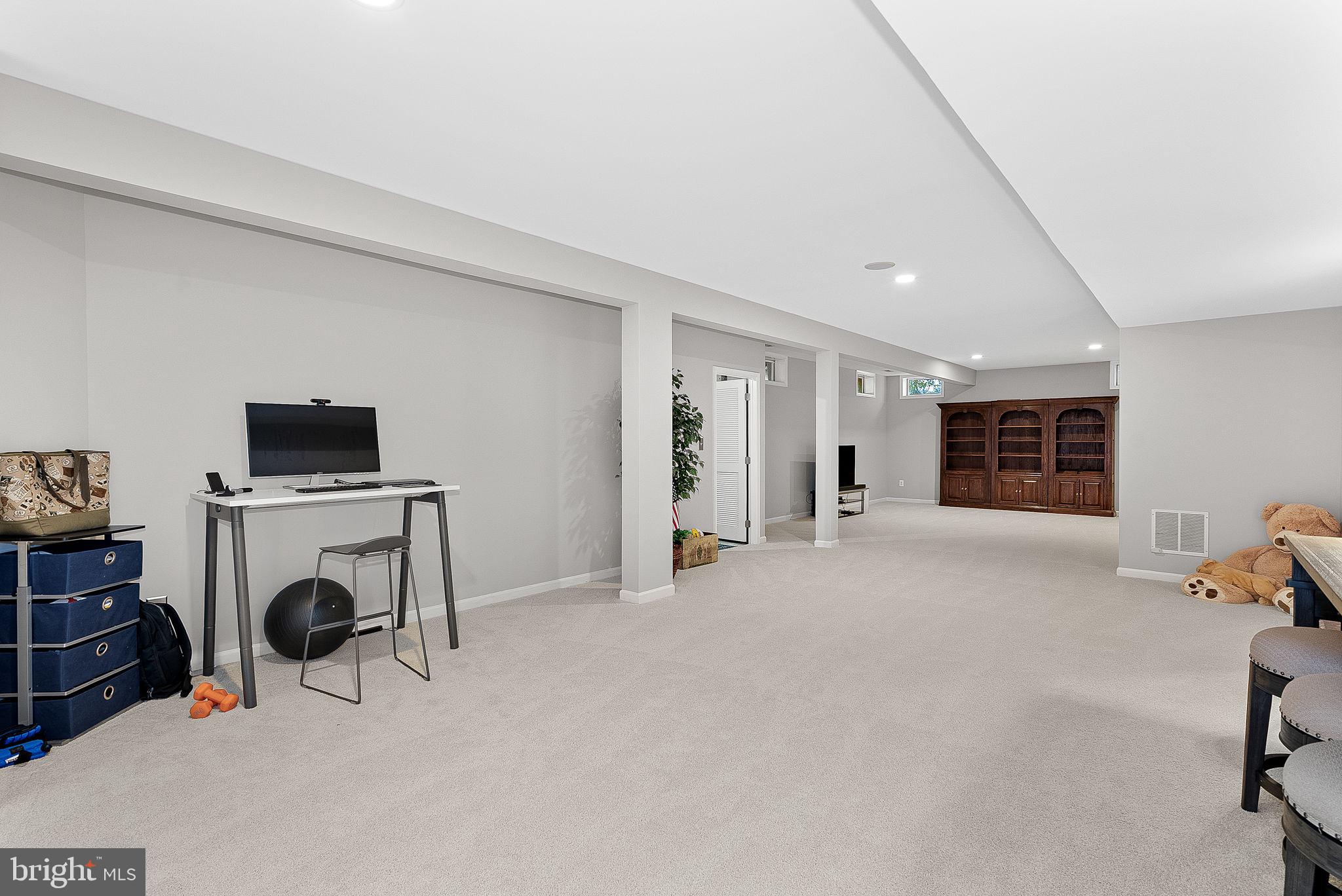 BELMONT COUNTRY CLUB - Residential