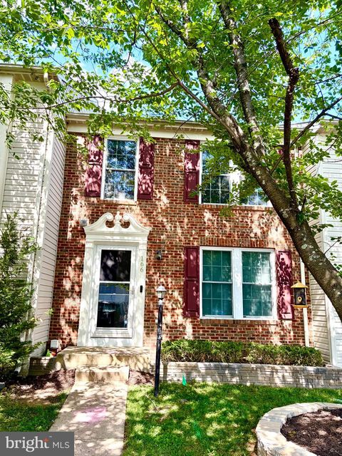 Photo of 166 Shirley Square SE, LEESBURG, VA 20175 (MLS # VALO2124550)