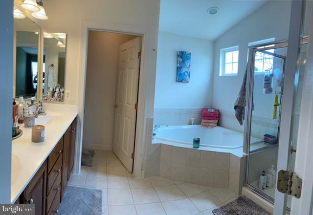 LAKELAND PLACE - Residential