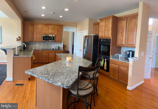 LAKELAND PLACE - Residential