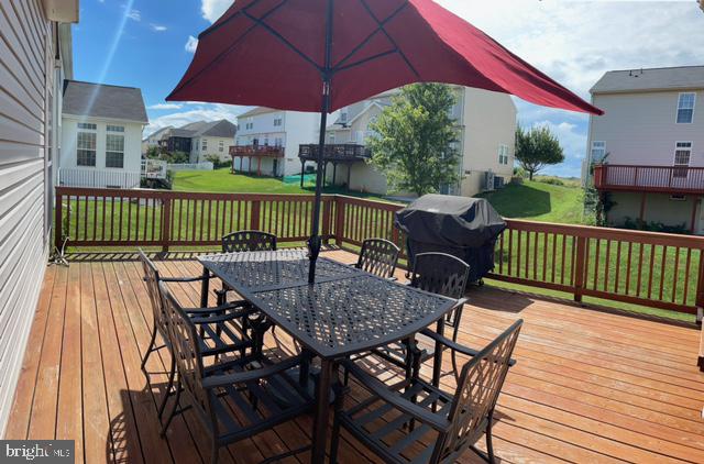 LAKELAND PLACE - Residential