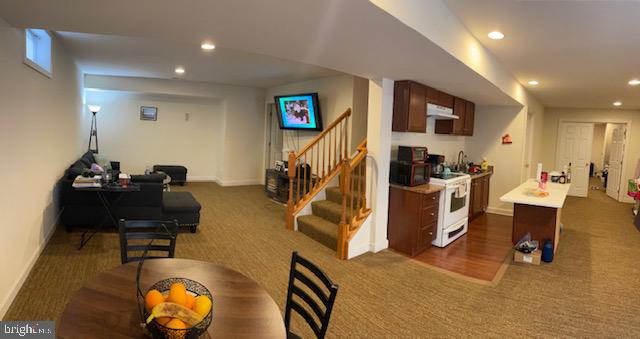 LAKELAND PLACE - Residential