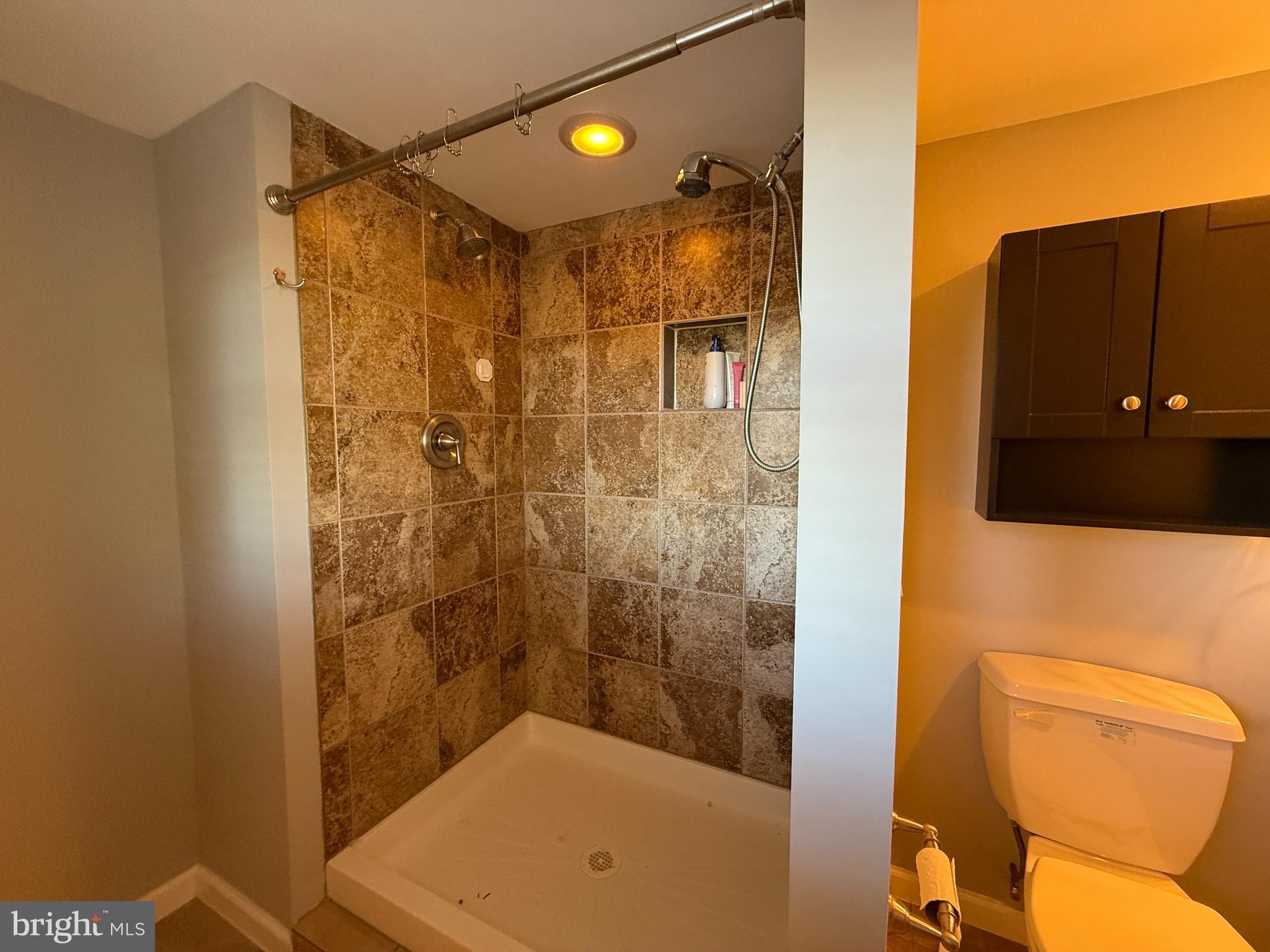 DOUGLAS PARK - Residential Lease