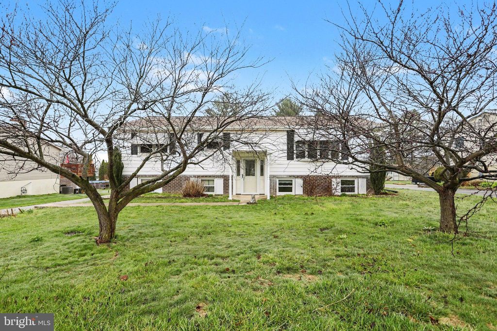 Photo of 113 Forest Hills Road, RED LION, PA 17356 (MLS # PAYK2100606)