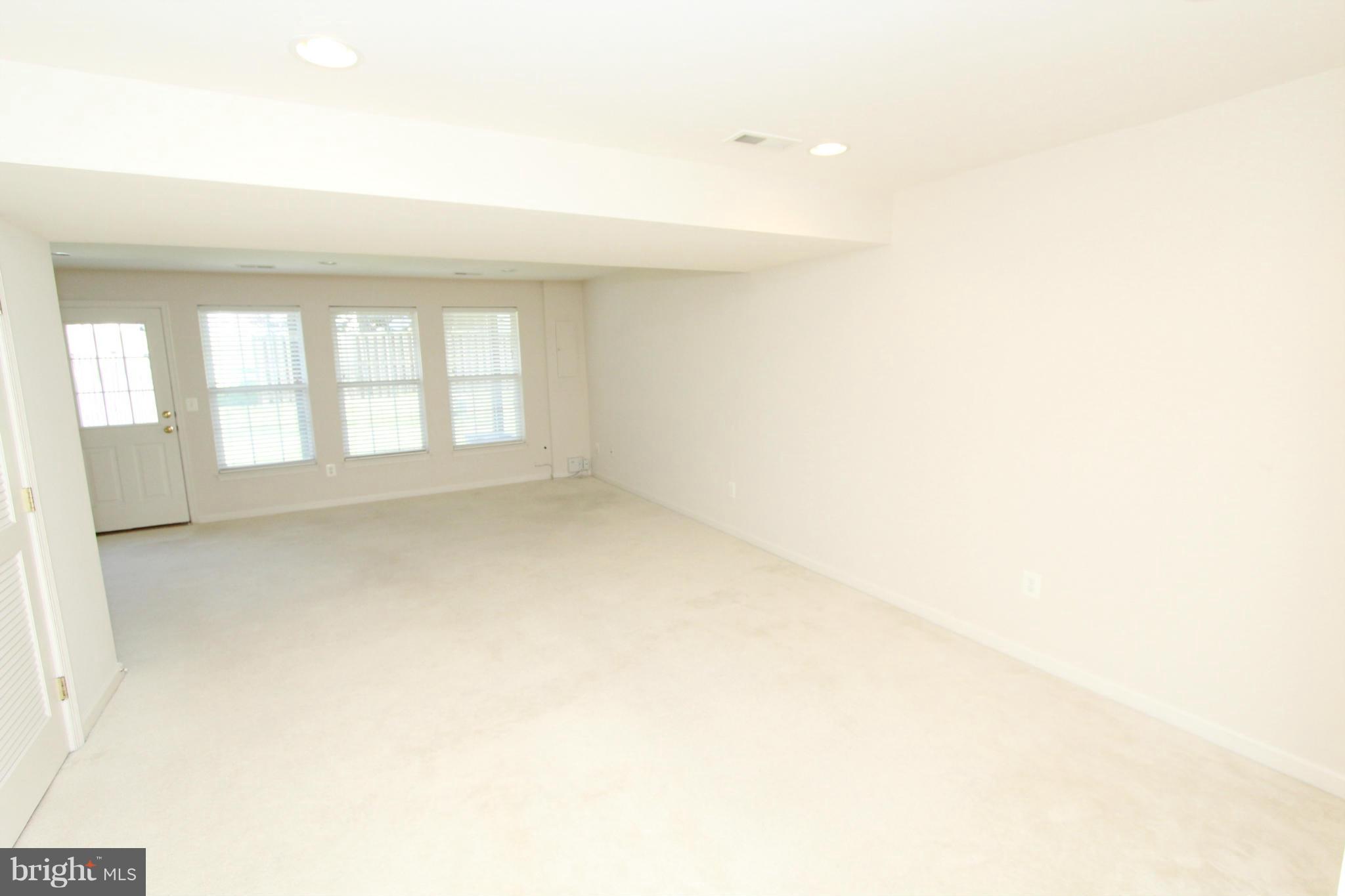 RIVERSIDE STATION - Residential Lease