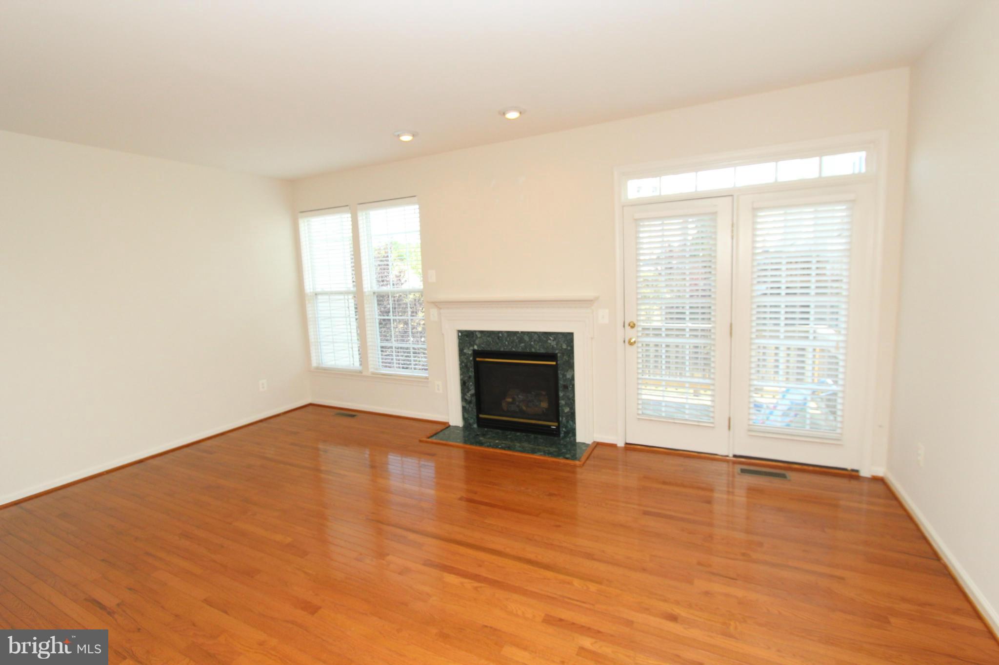 RIVERSIDE STATION - Residential Lease