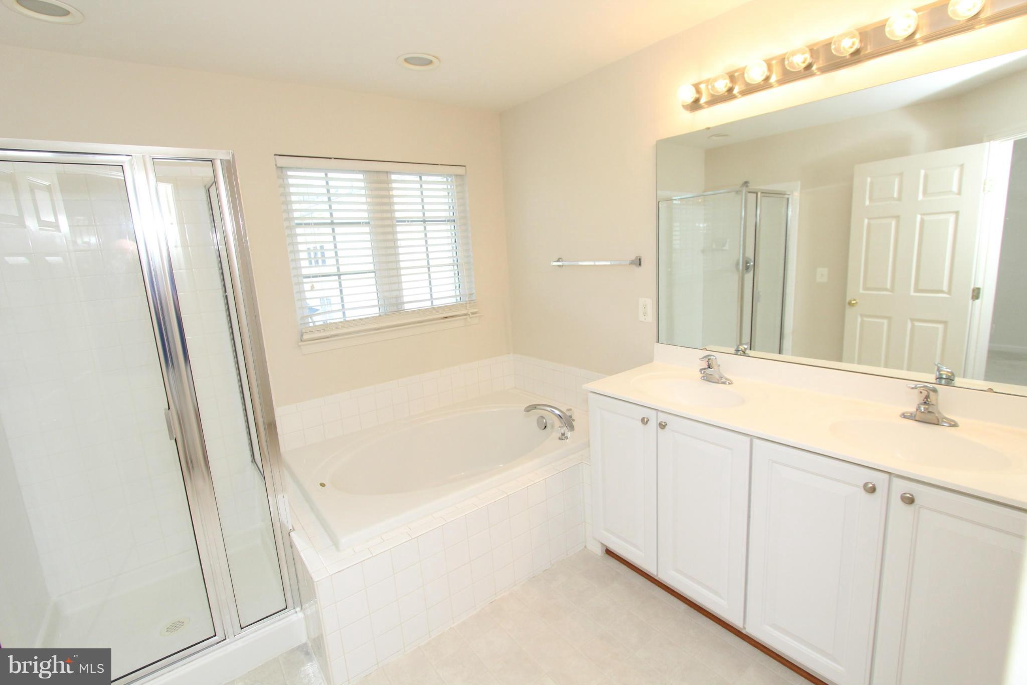 RIVERSIDE STATION - Residential Lease