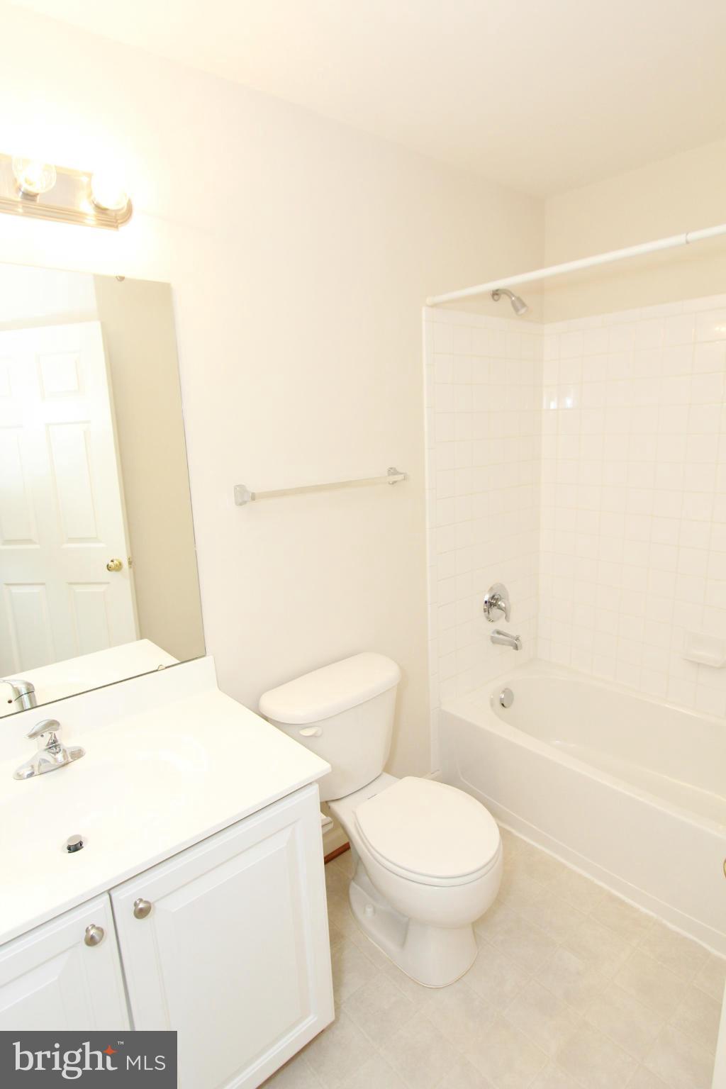 RIVERSIDE STATION - Residential Lease