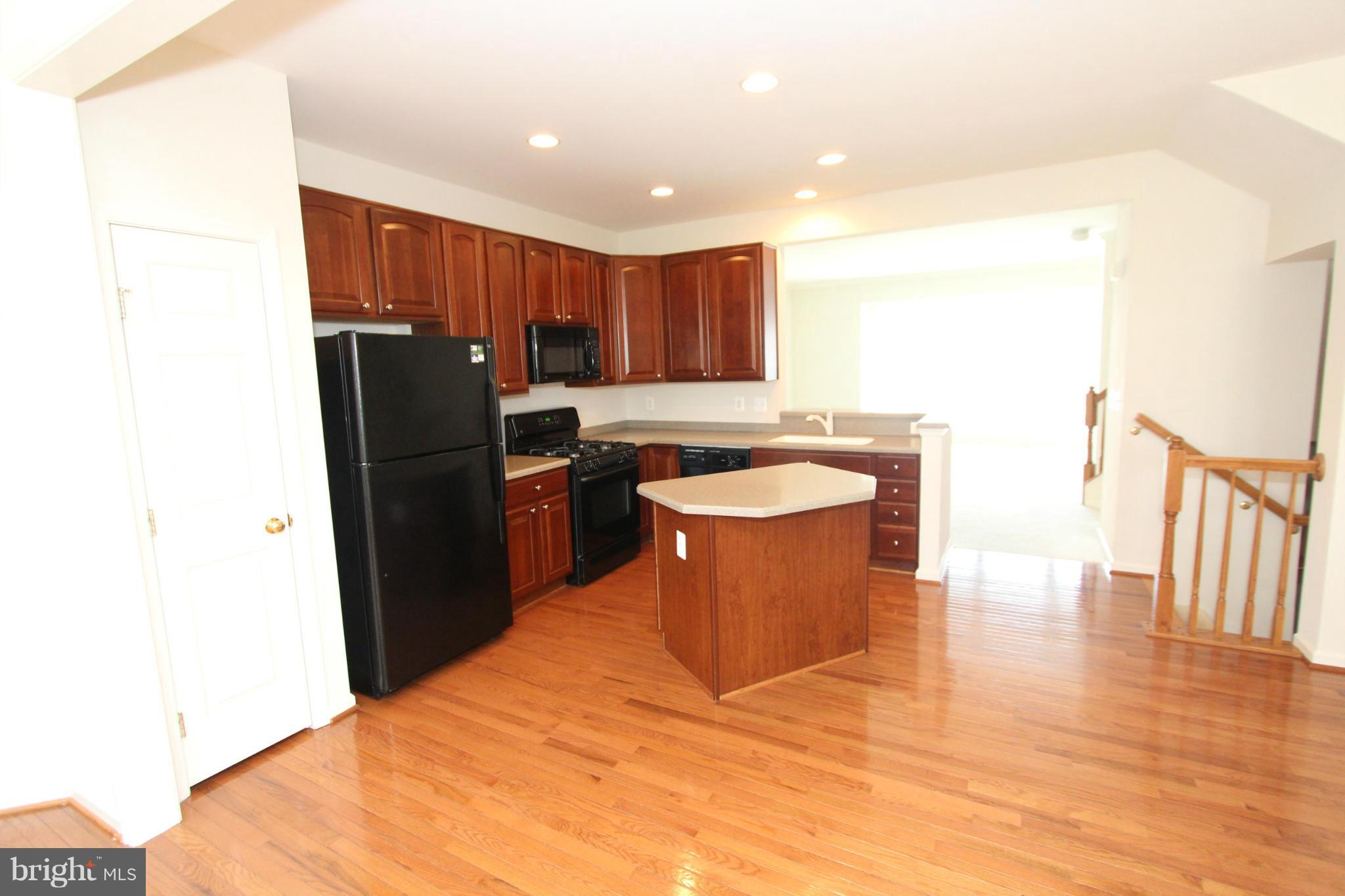 RIVERSIDE STATION - Residential Lease