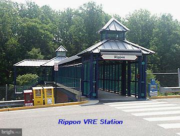 RIVERSIDE STATION - Residential Lease