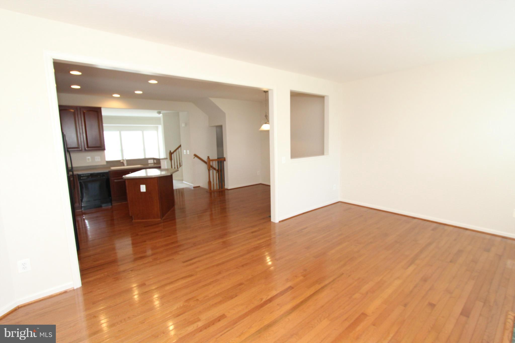 RIVERSIDE STATION - Residential Lease