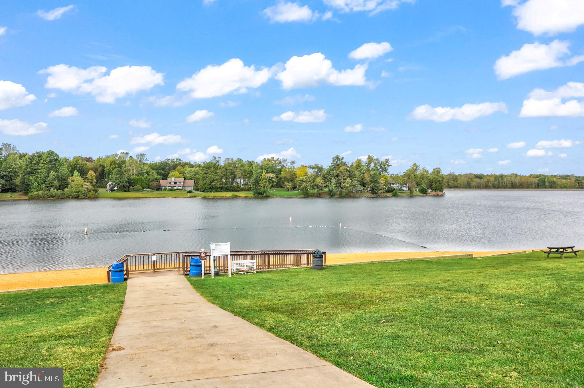 LAKE LAND OR - Residential