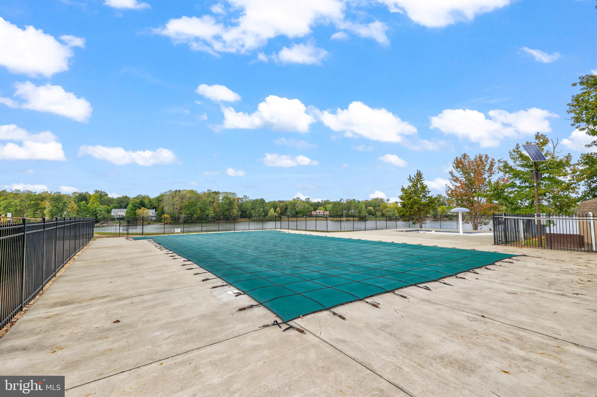 LAKE LAND OR - Residential