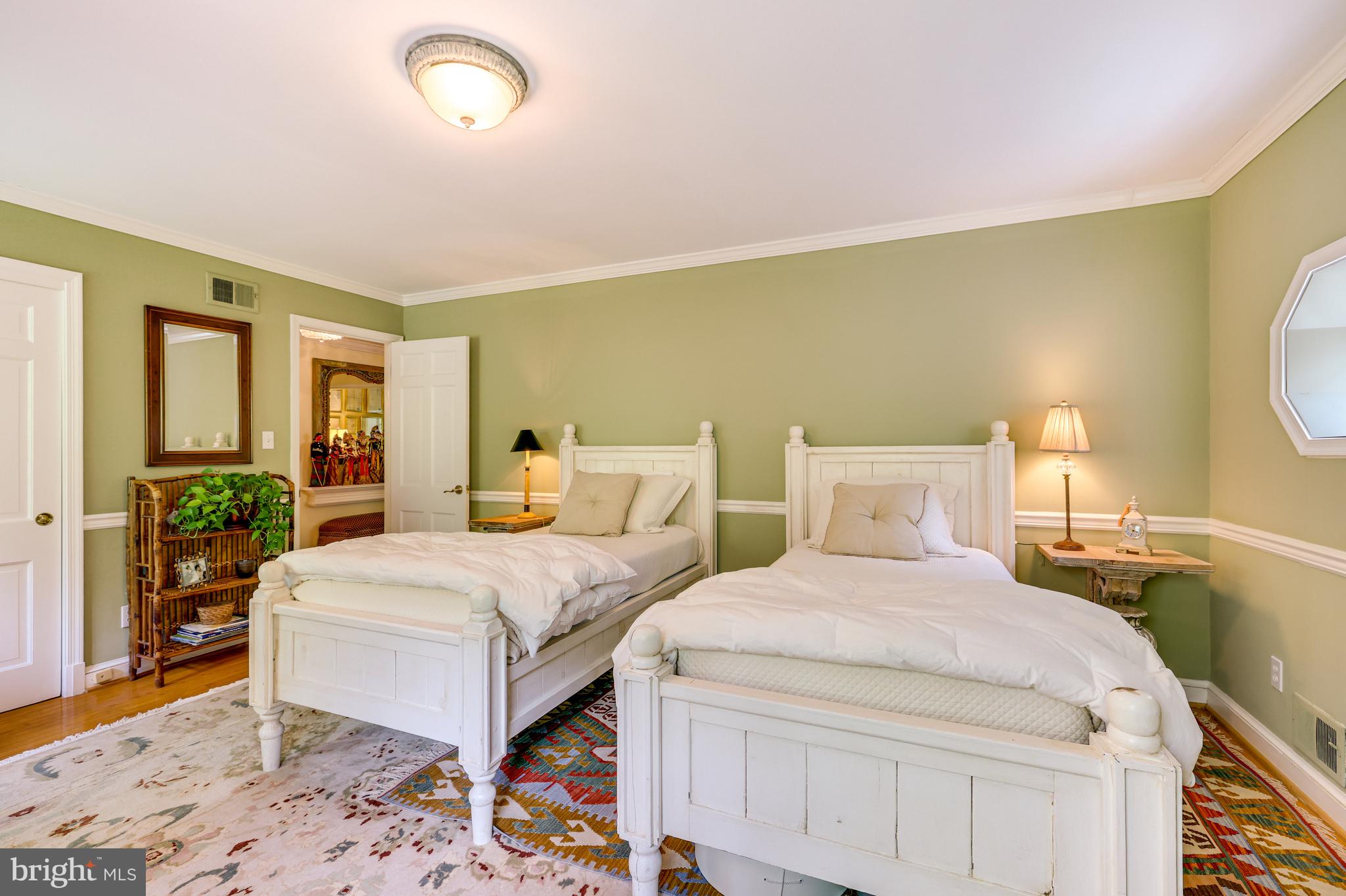 RIVER OAKS - Residential