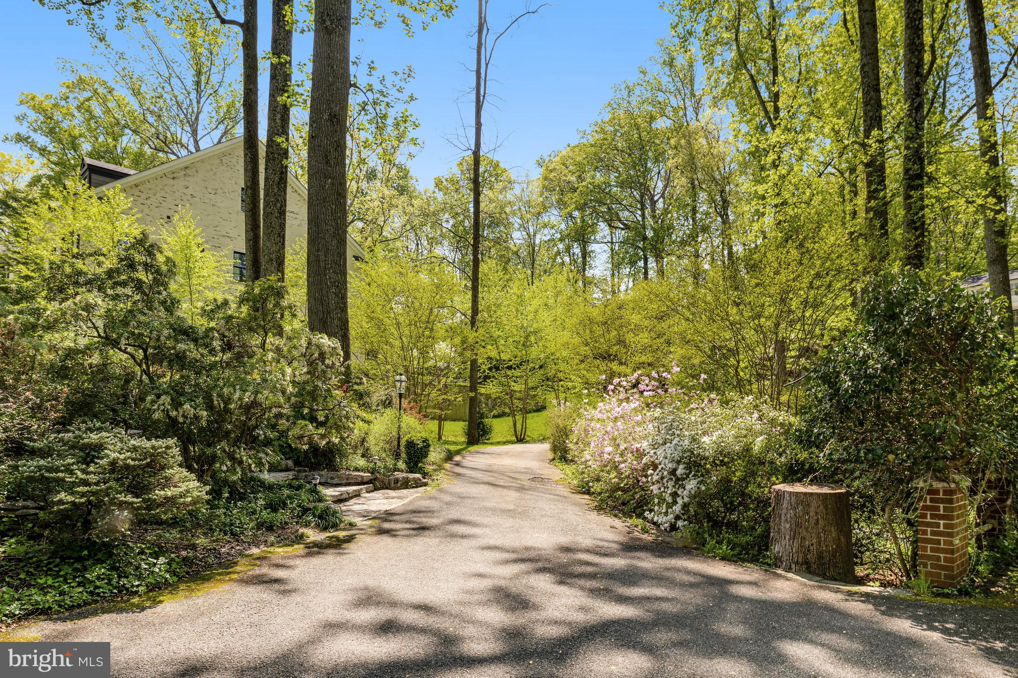 RIVER OAKS - Residential