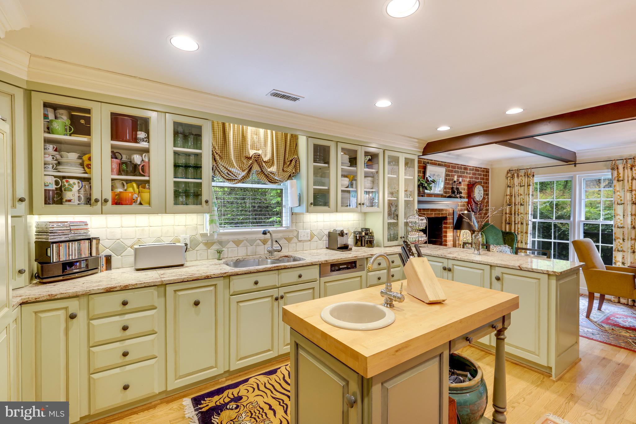 RIVER OAKS - Residential