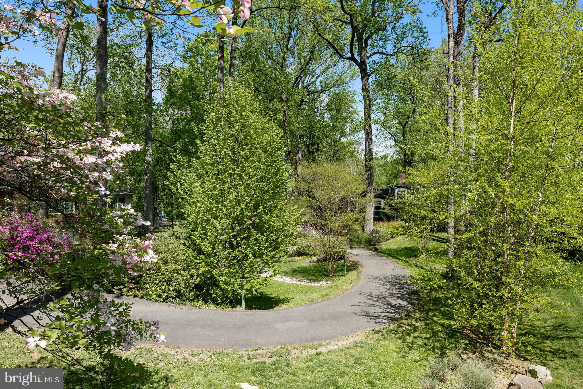 RIVER OAKS - Residential