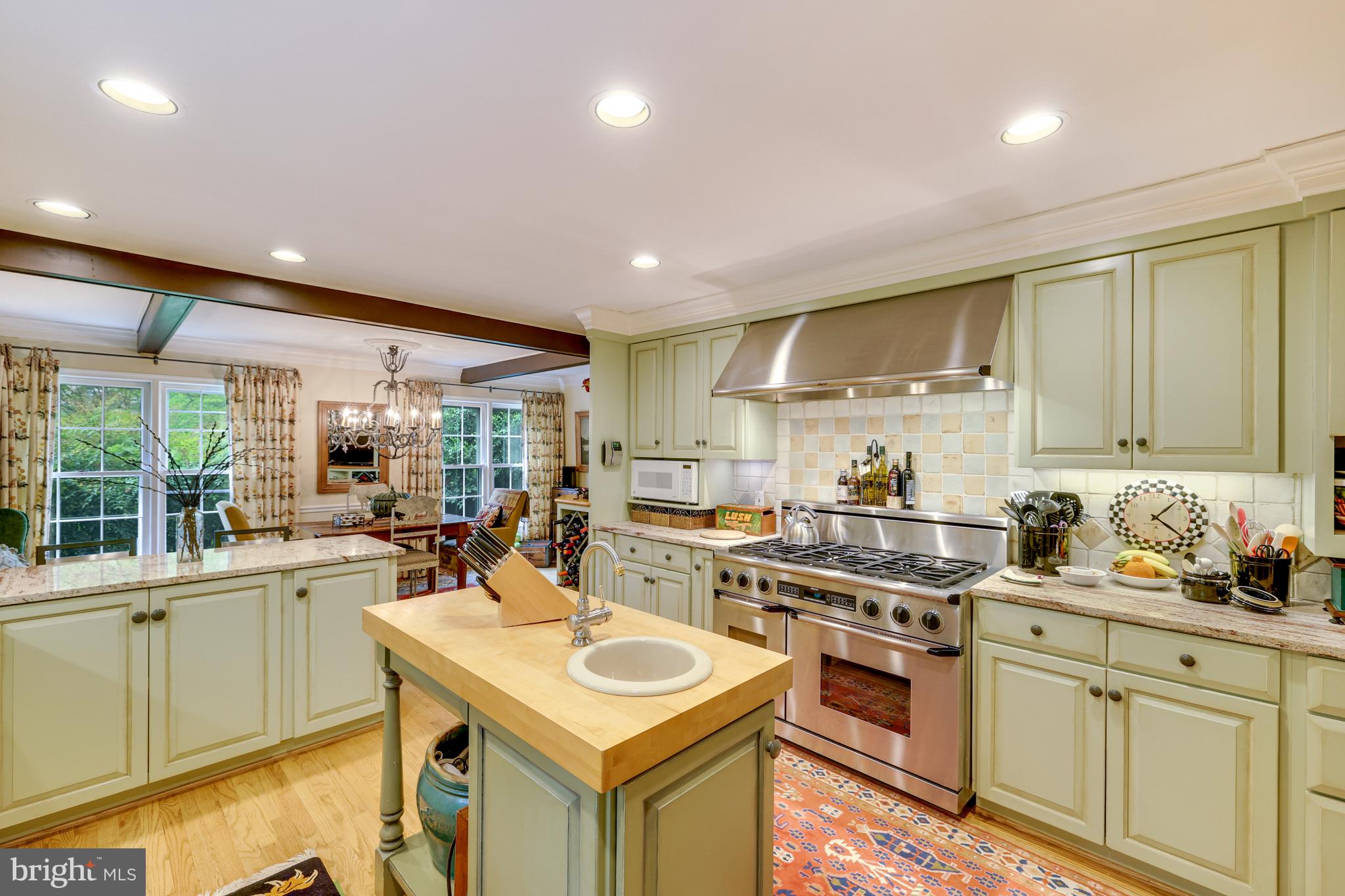 RIVER OAKS - Residential