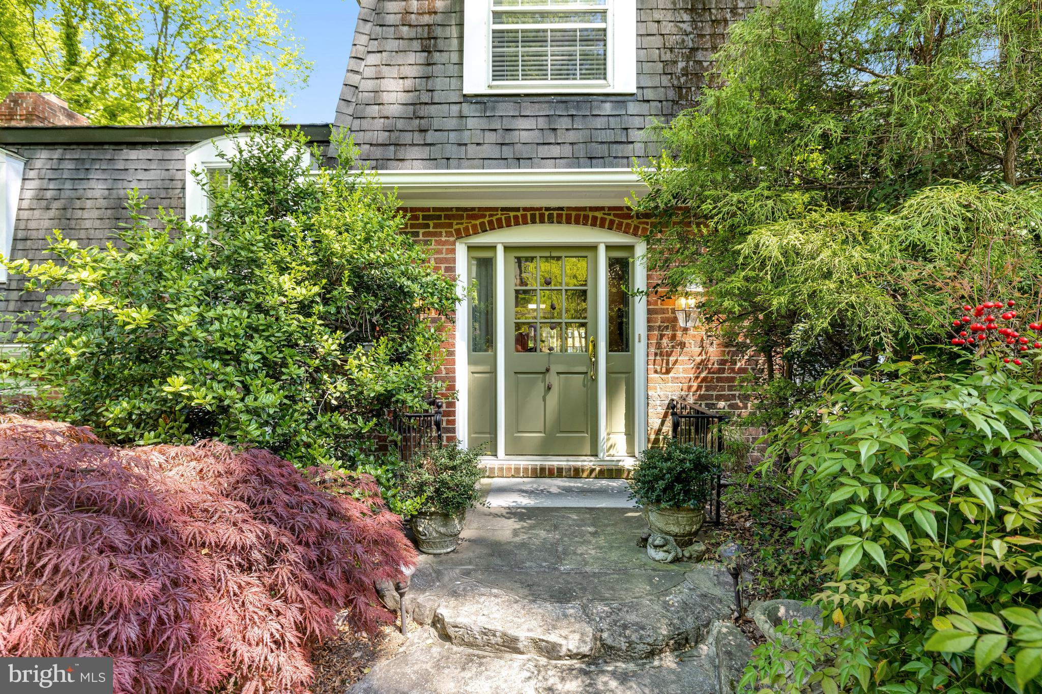 RIVER OAKS - Residential