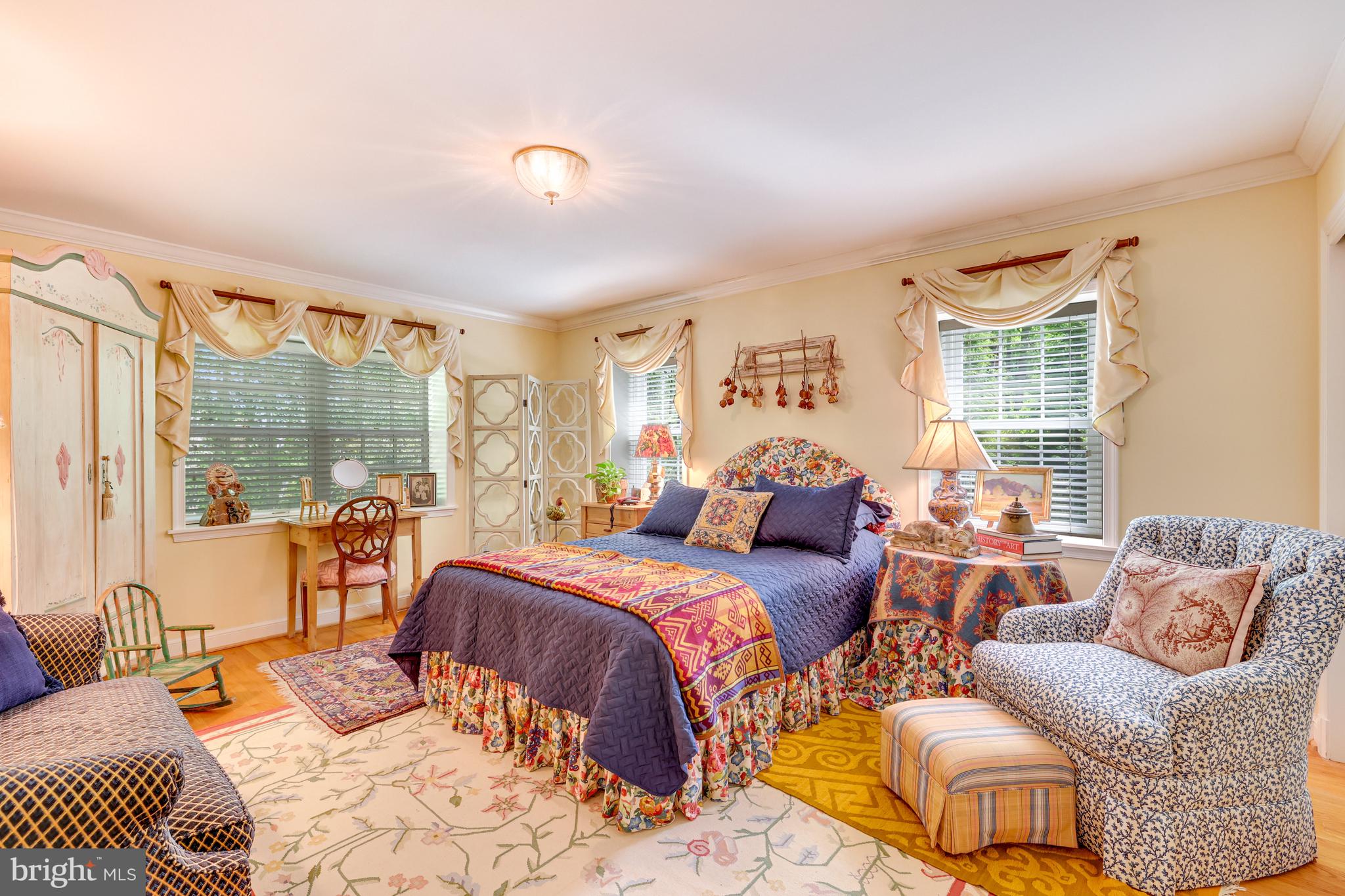 RIVER OAKS - Residential