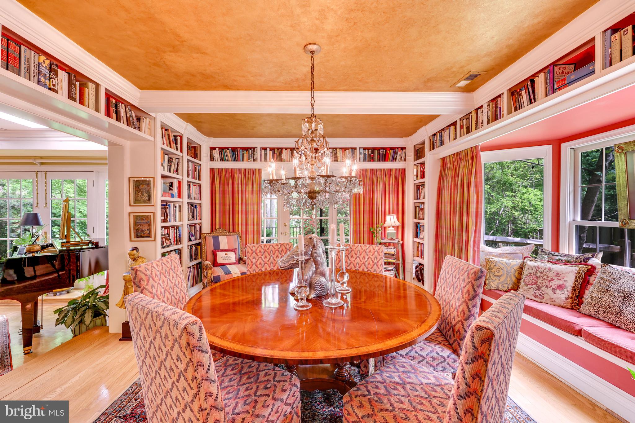 RIVER OAKS - Residential