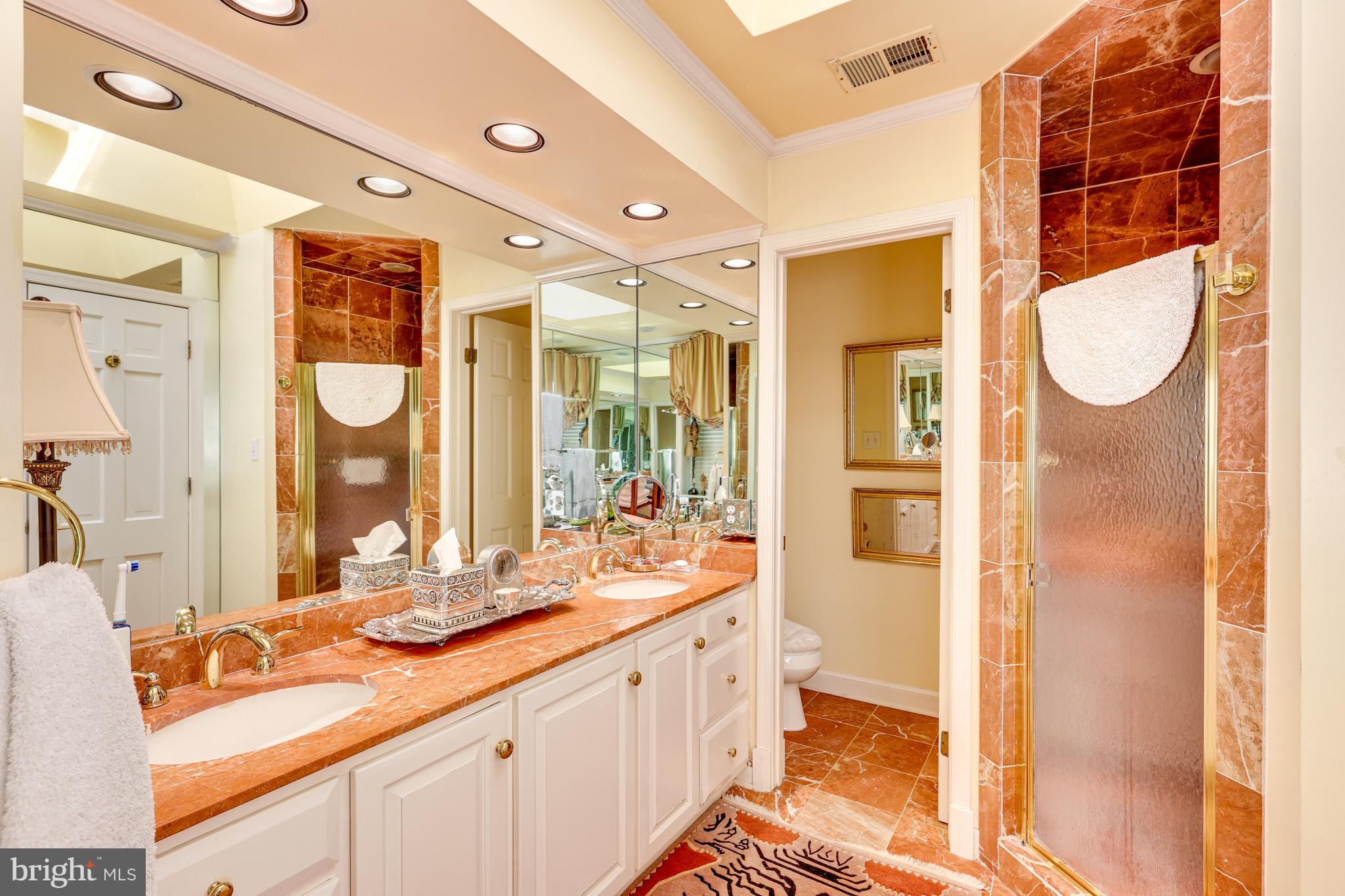 RIVER OAKS - Residential