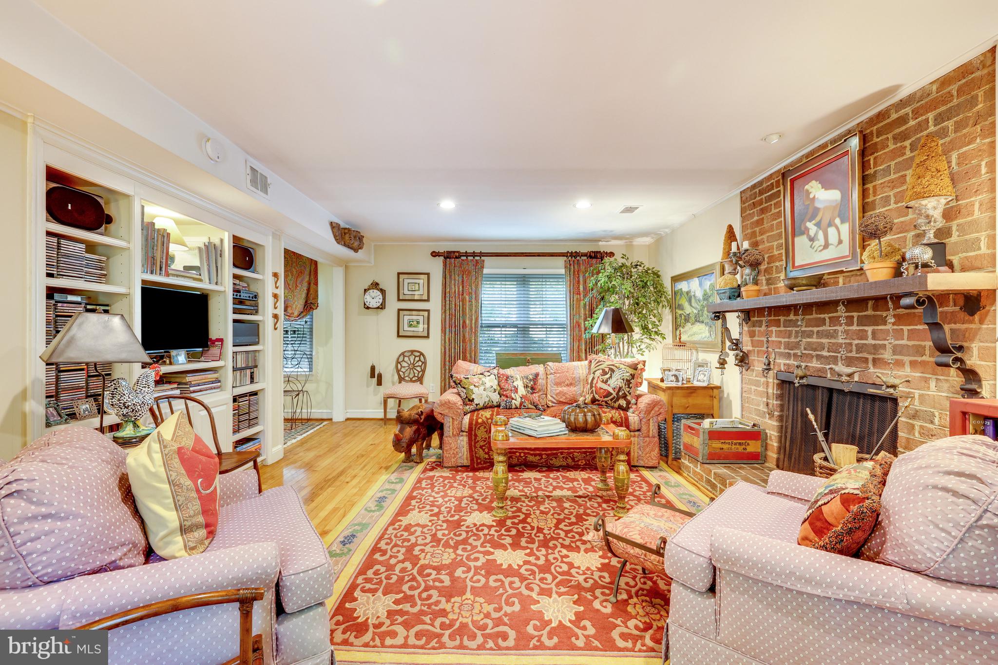 RIVER OAKS - Residential