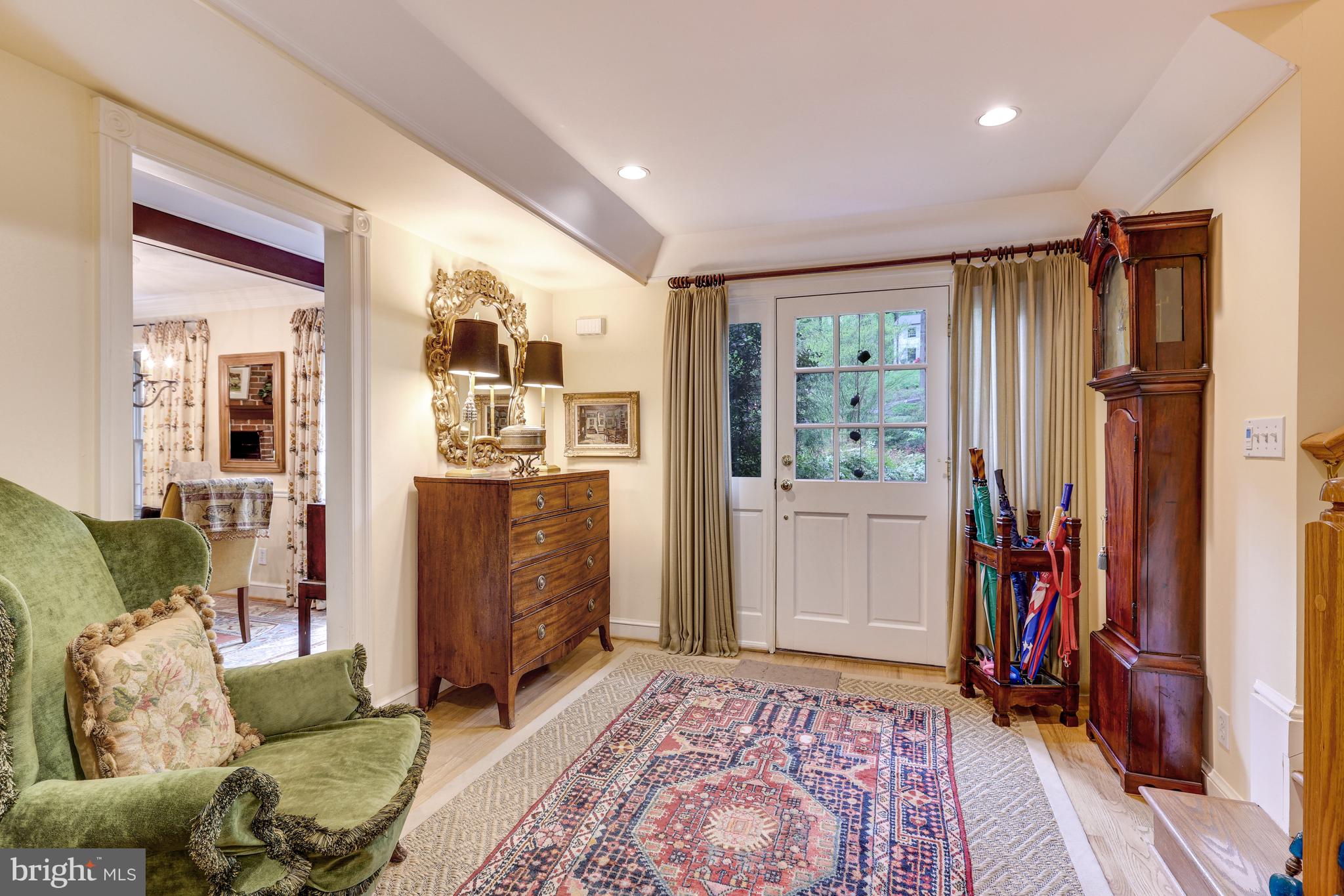 RIVER OAKS - Residential