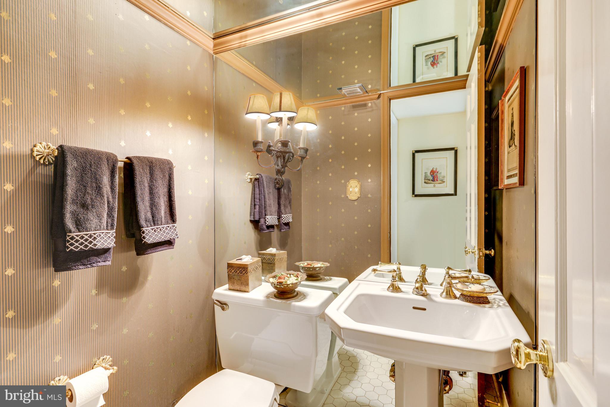 RIVER OAKS - Residential