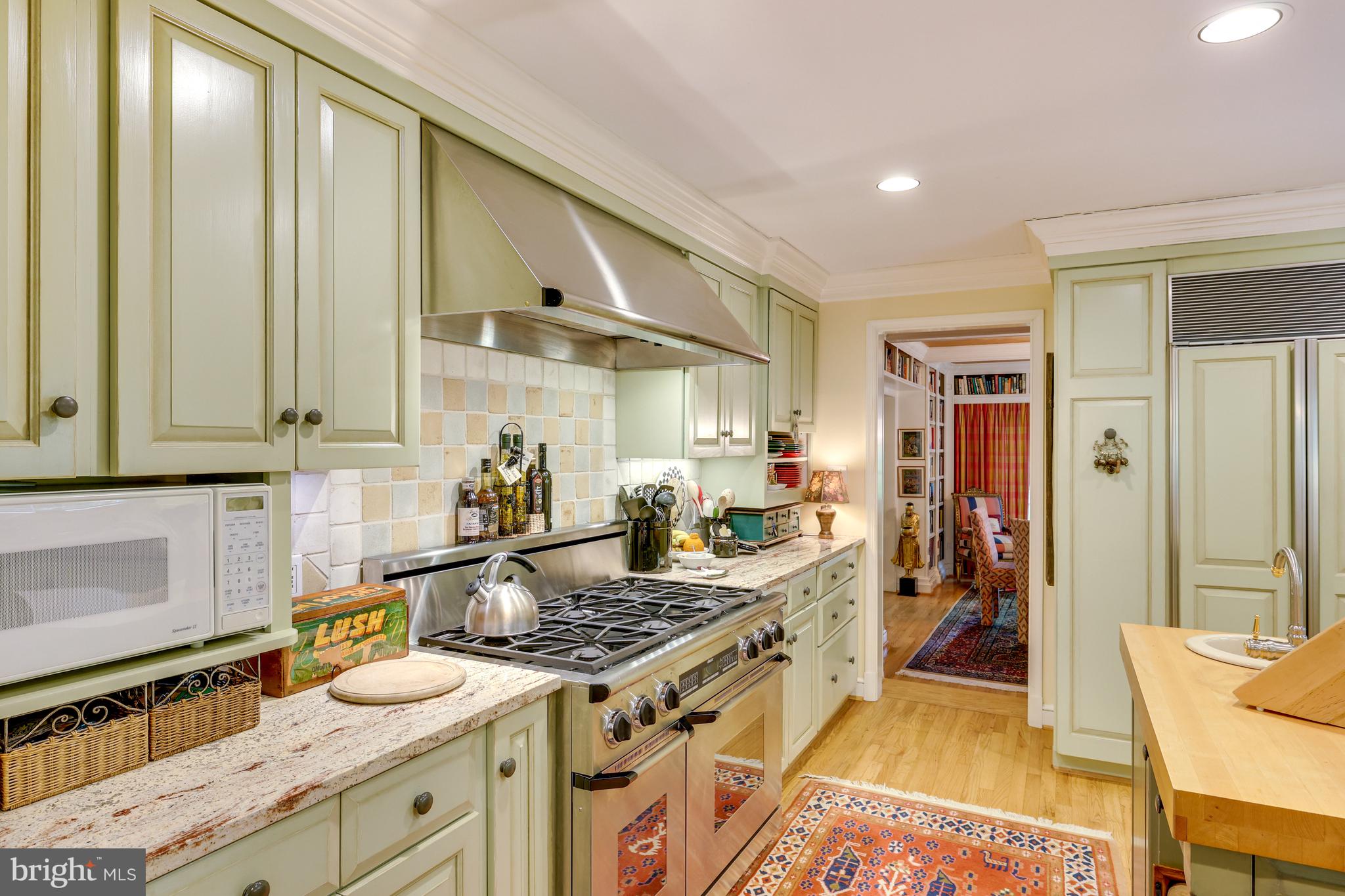 RIVER OAKS - Residential