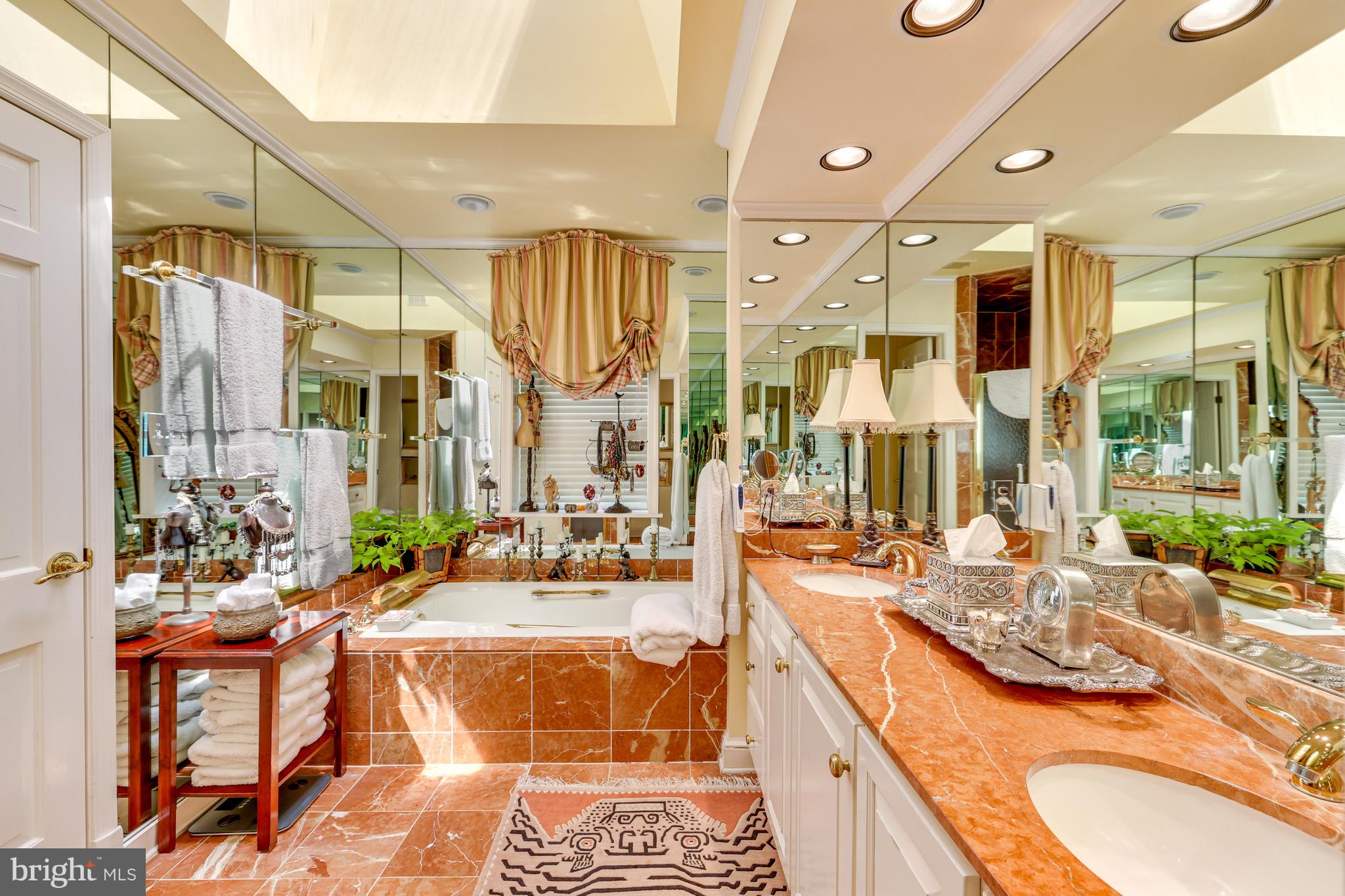 RIVER OAKS - Residential