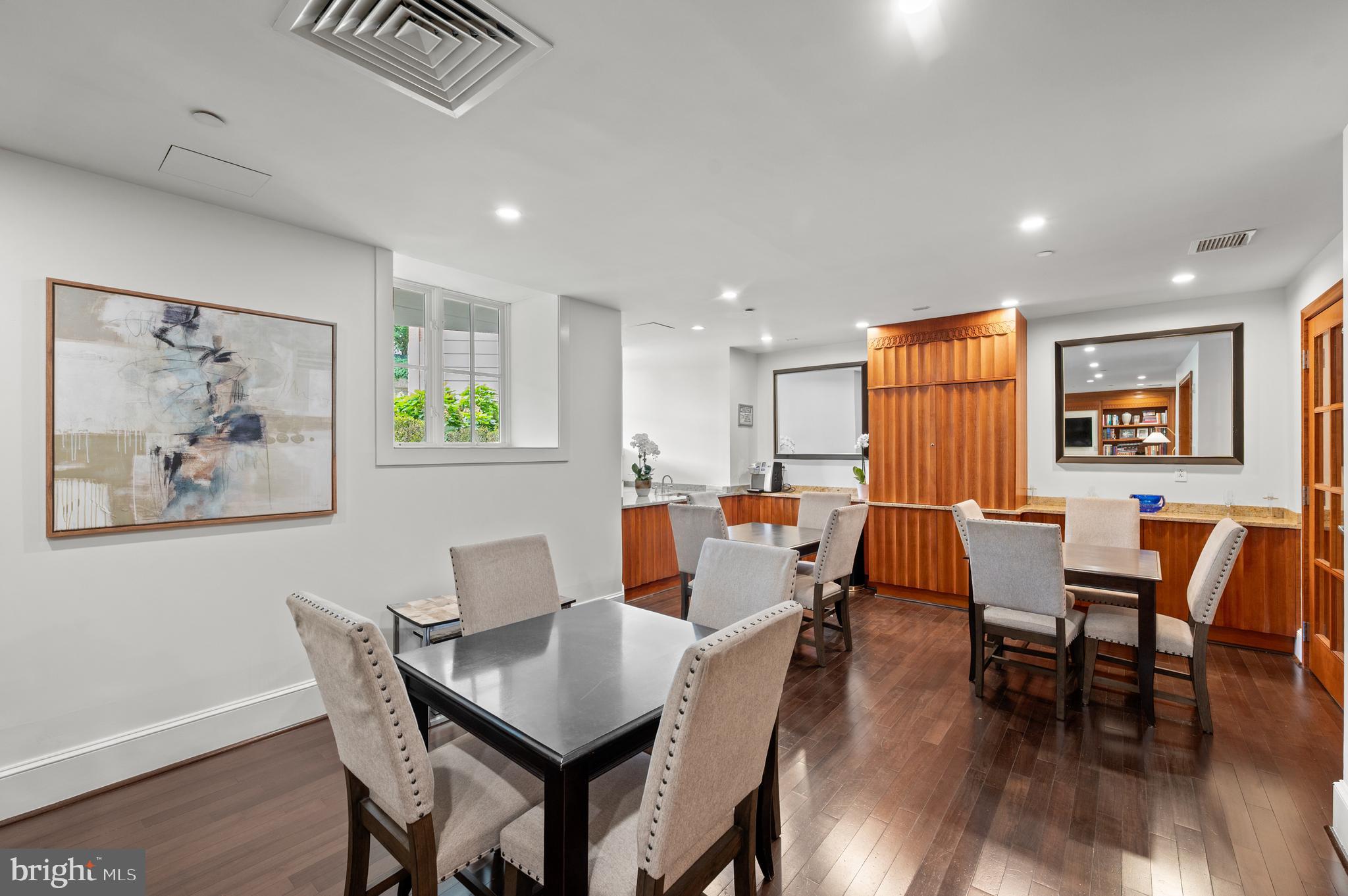 CORINTHIAN - Residential