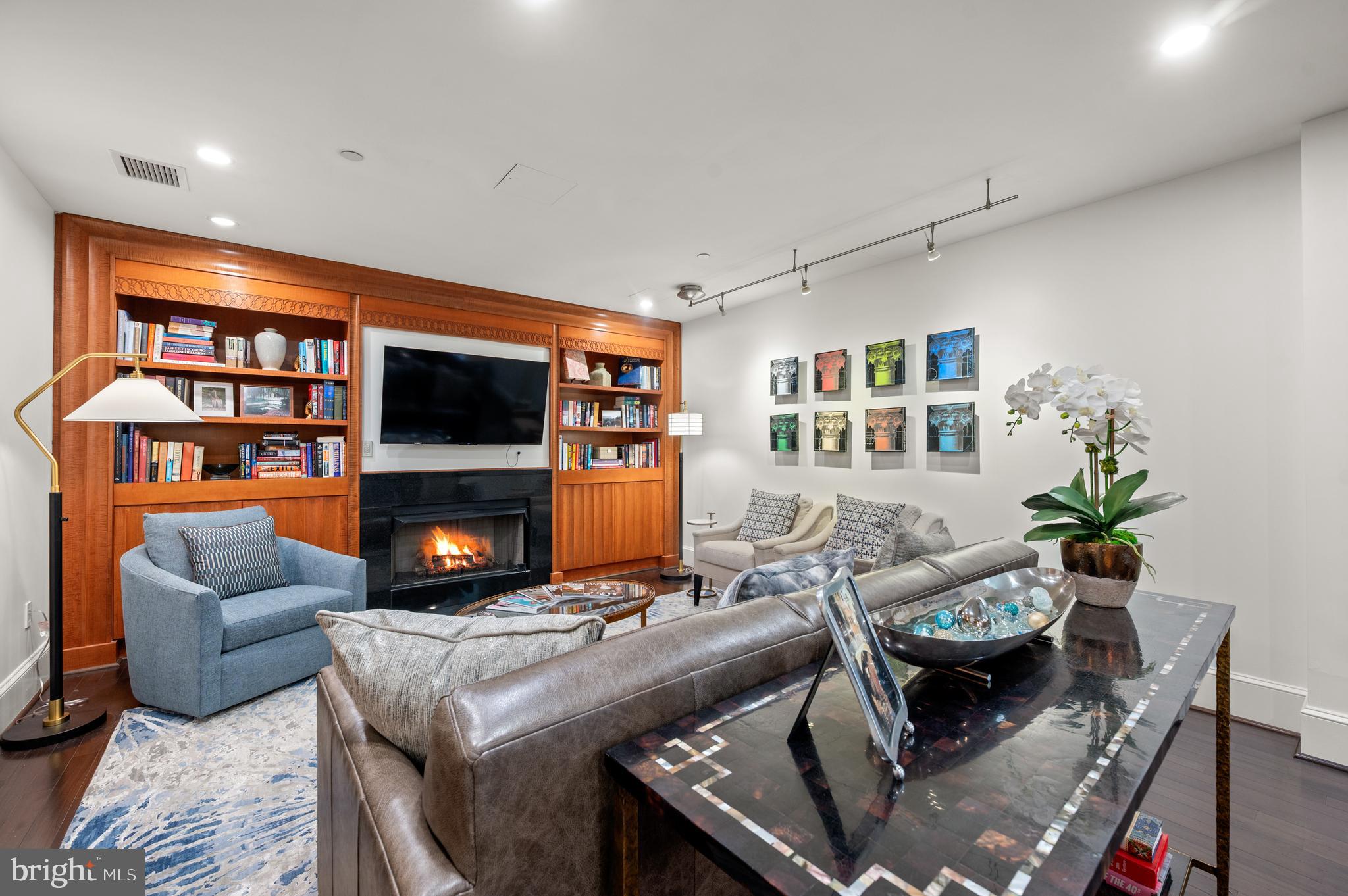 CORINTHIAN - Residential