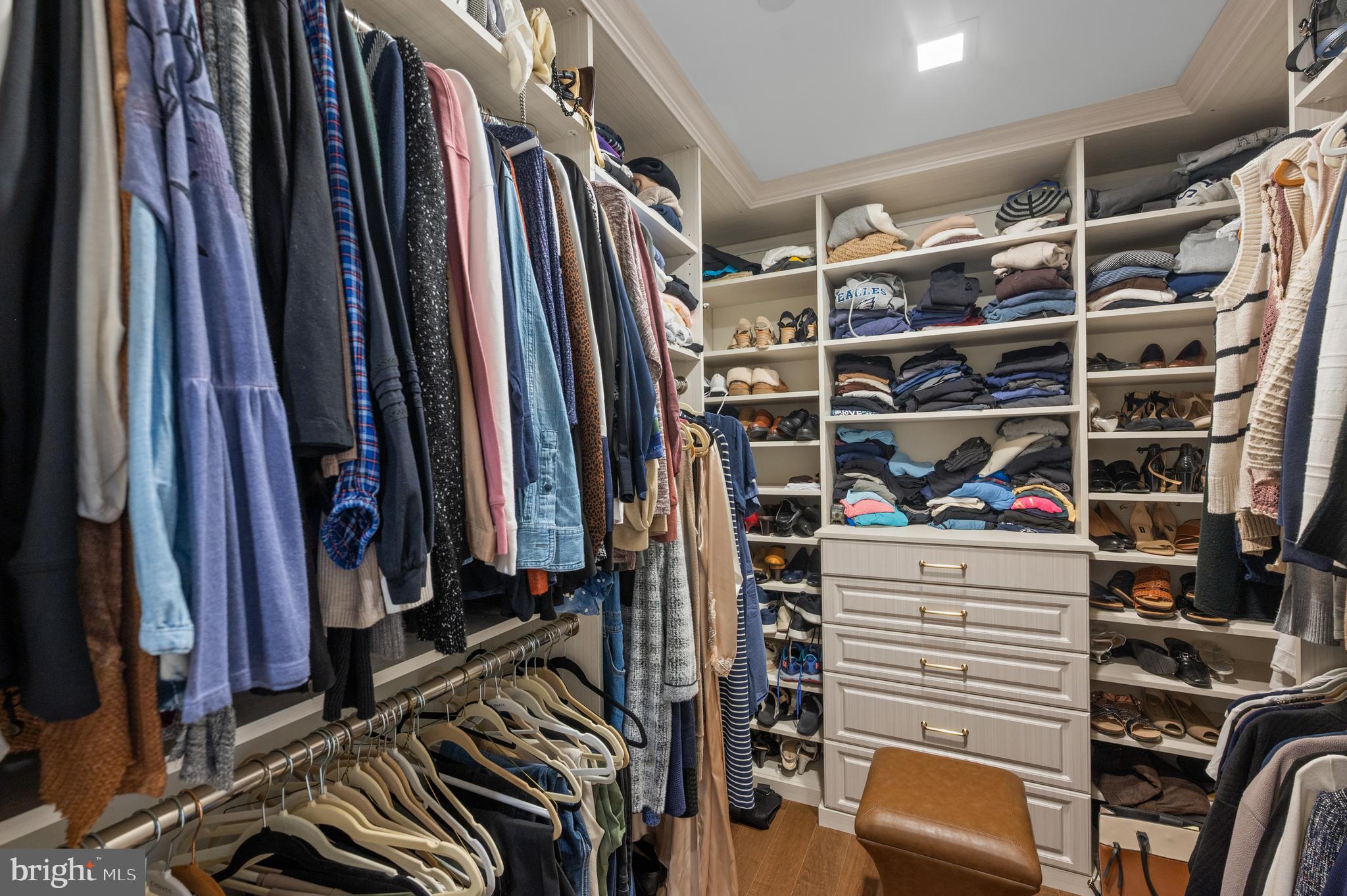 CORINTHIAN - Residential