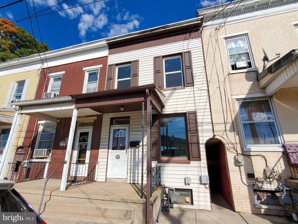 Photo of 269 N Sherman Street, YORK, PA 17403 (MLS # PAYK2089902)