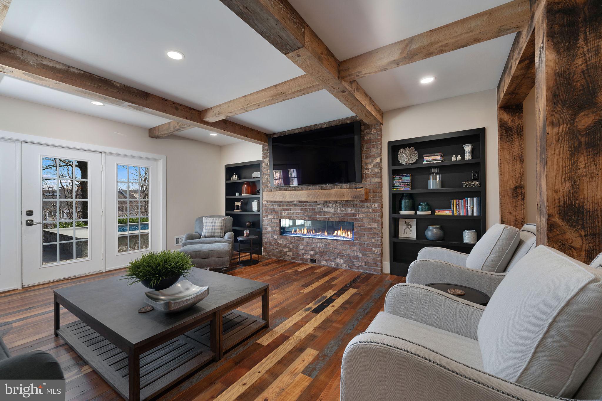 RIVER CREEK - Residential