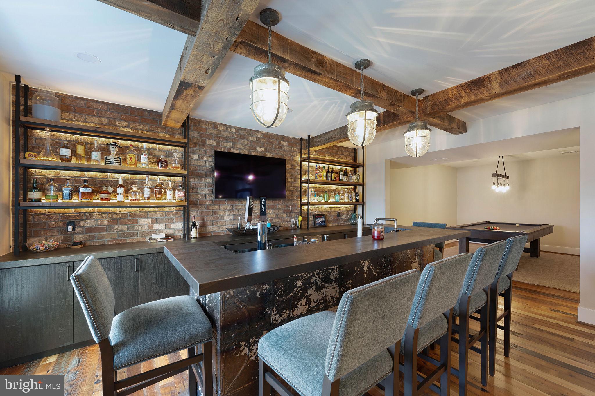 RIVER CREEK - Residential