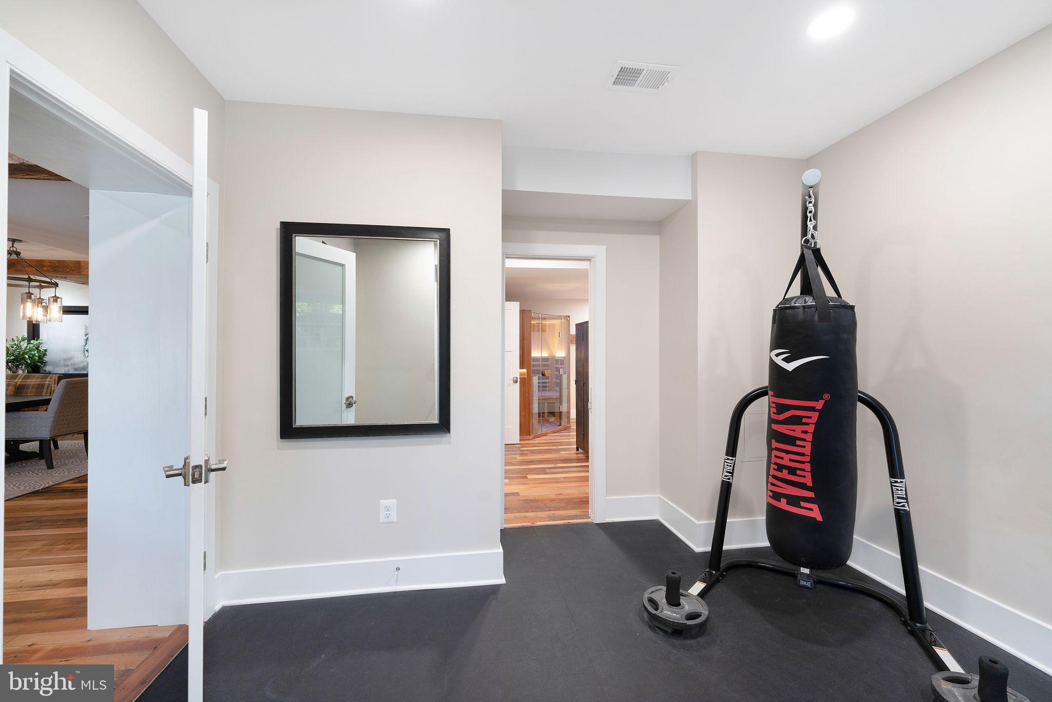 RIVER CREEK - Residential