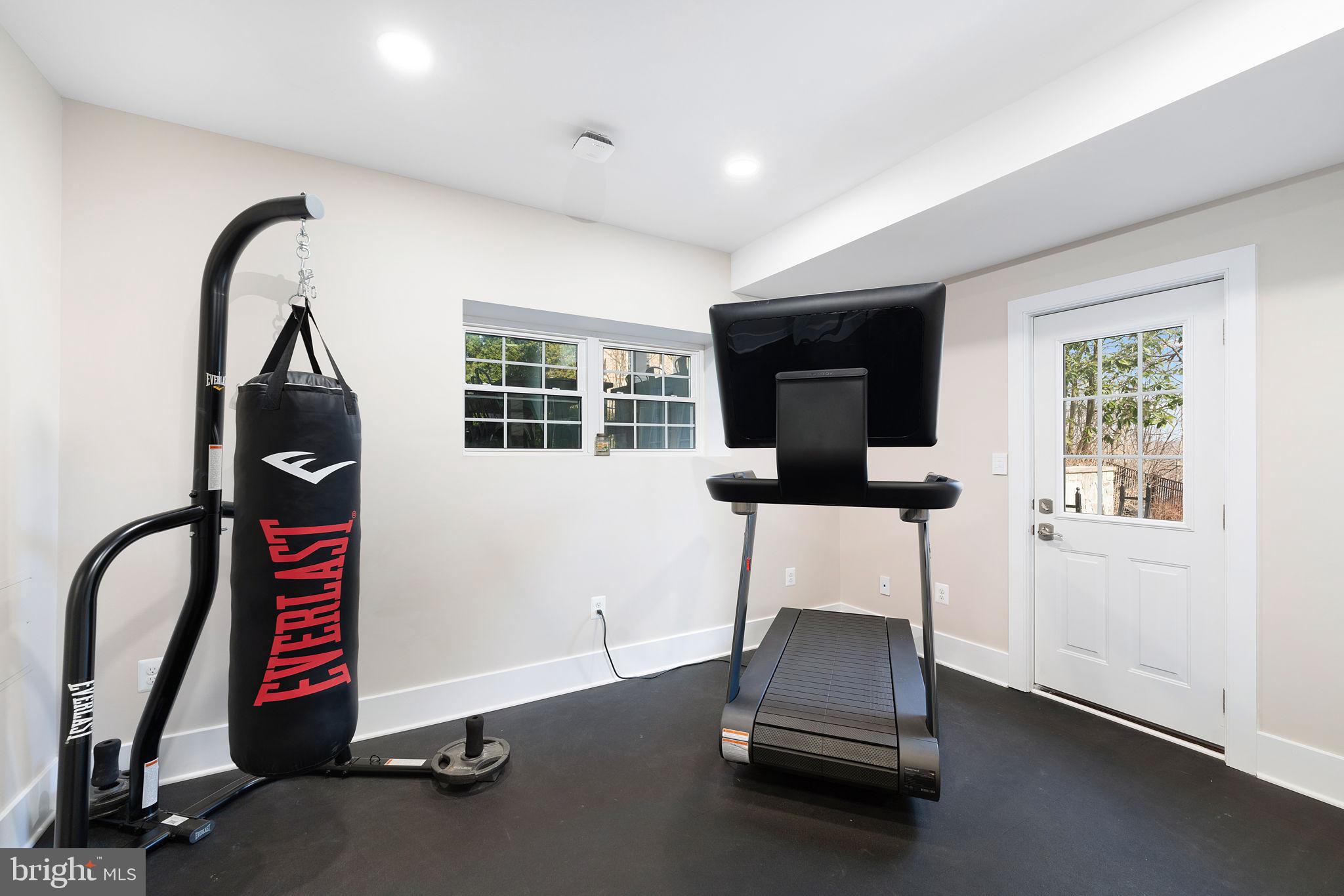 RIVER CREEK - Residential