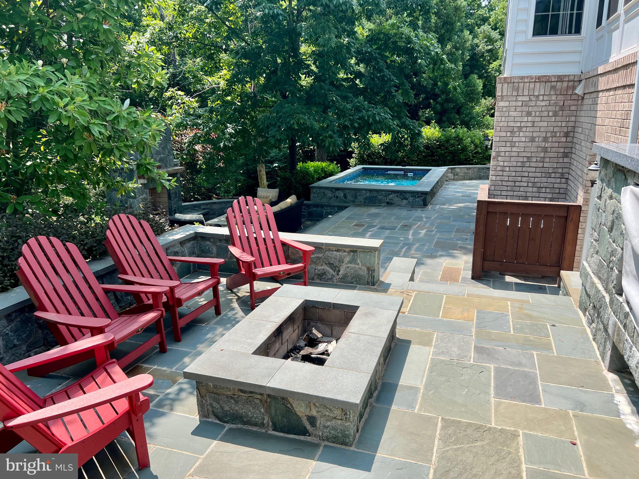 RIVER CREEK - Residential