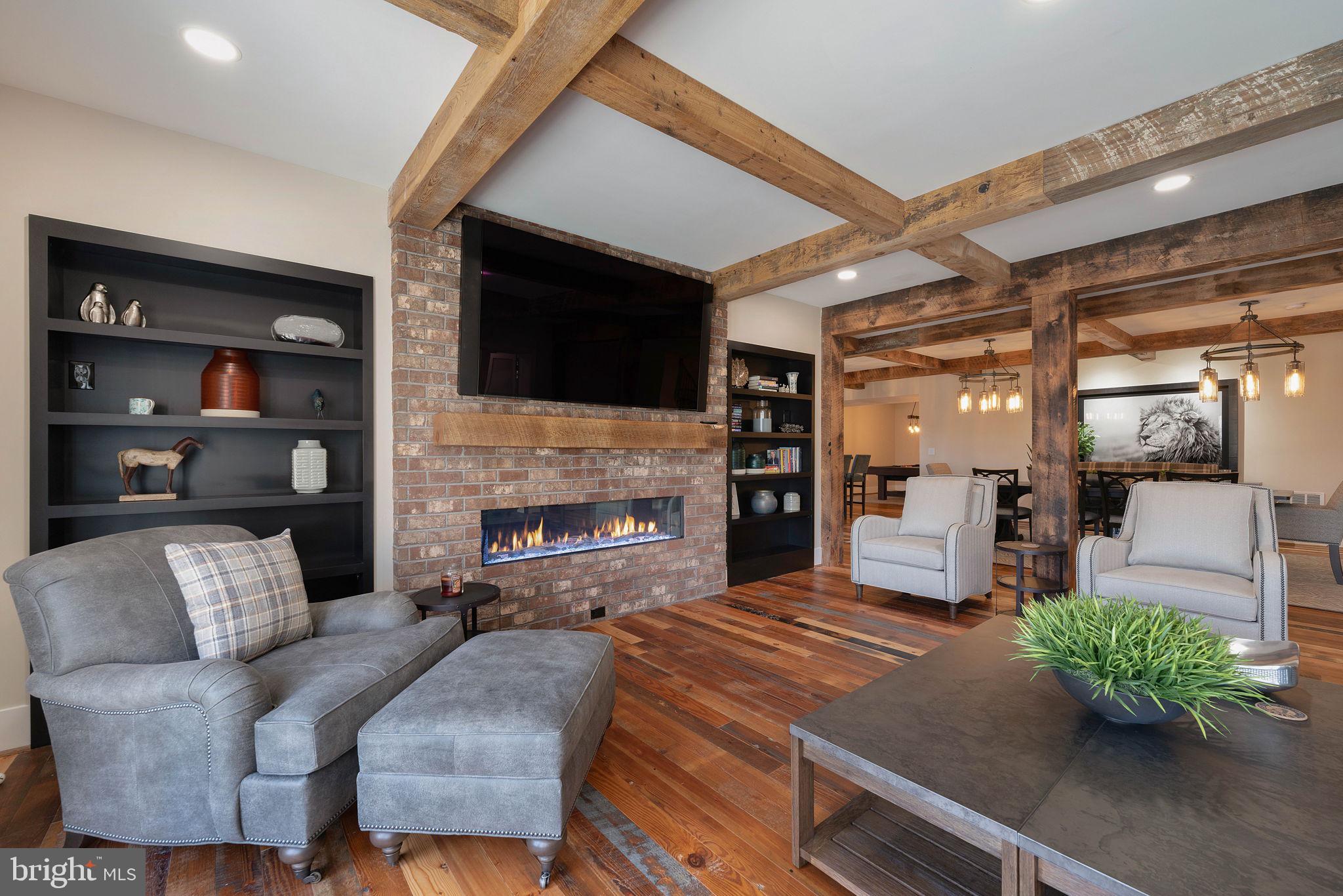 RIVER CREEK - Residential