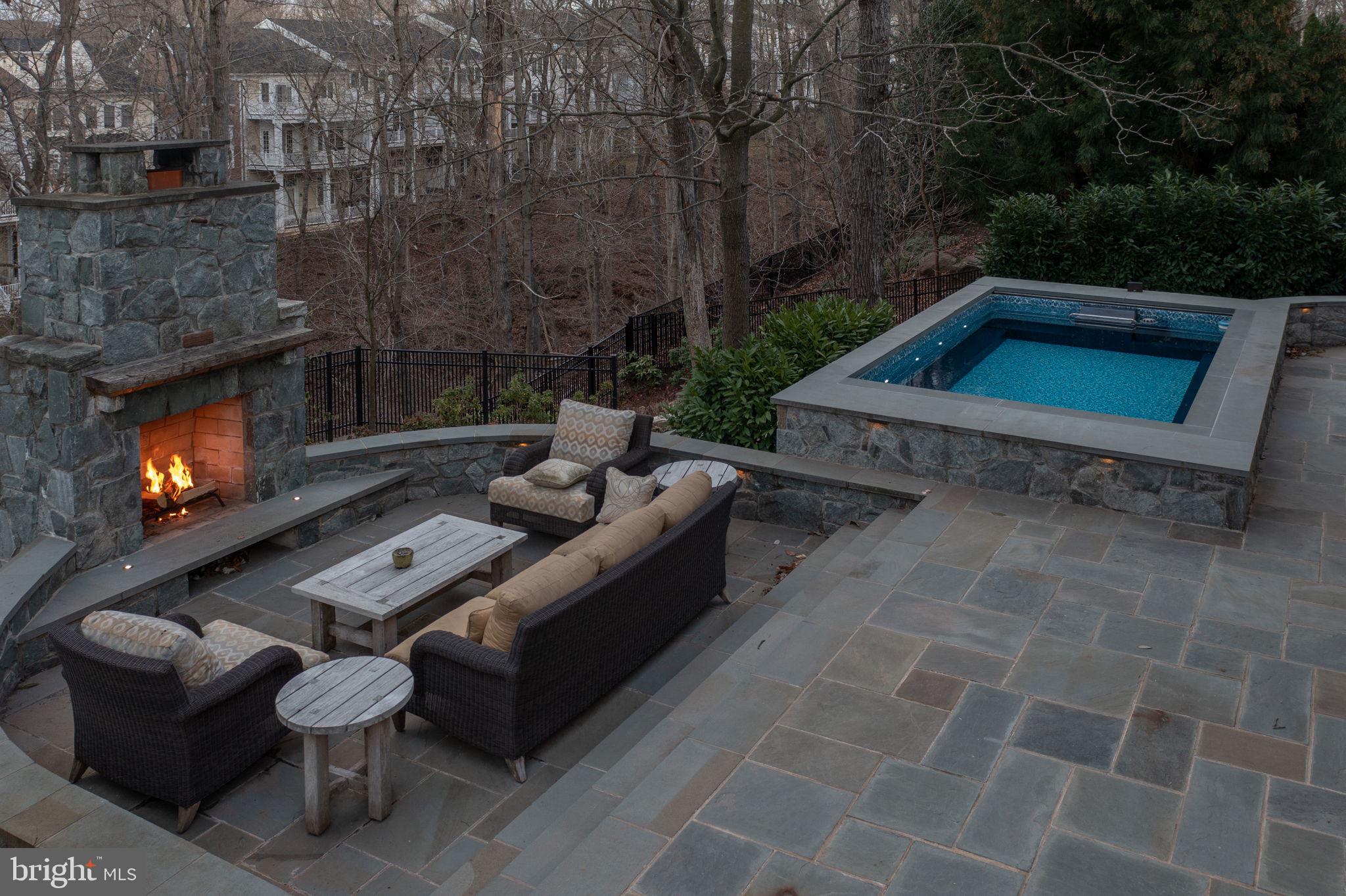 RIVER CREEK - Residential