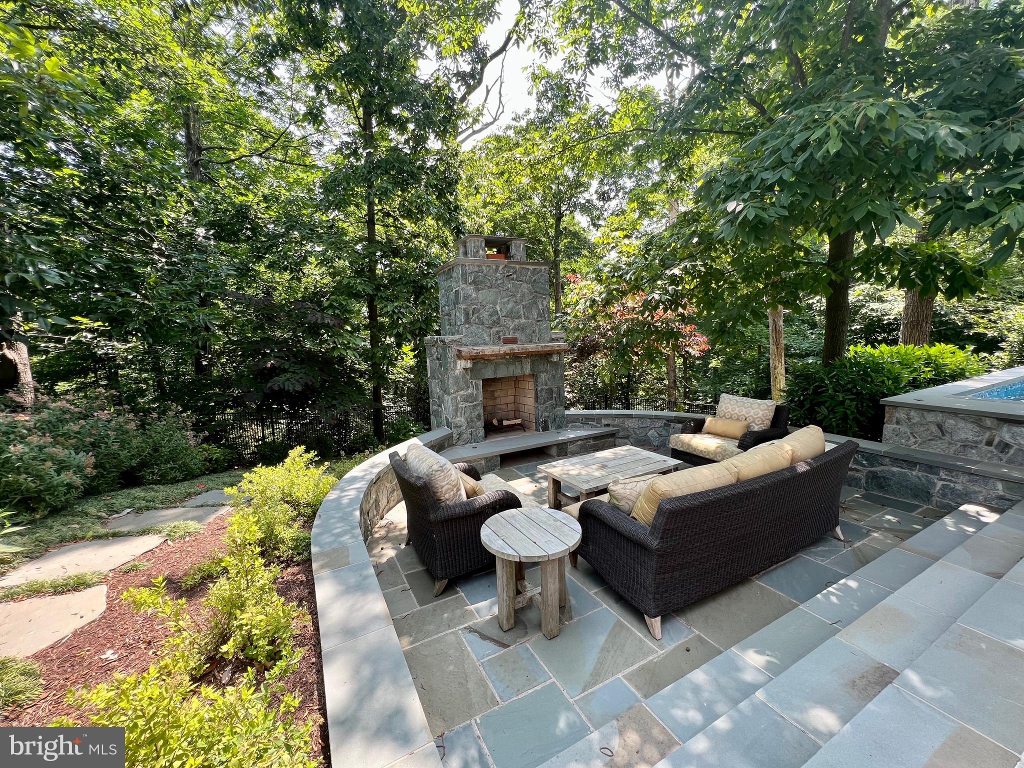 RIVER CREEK - Residential