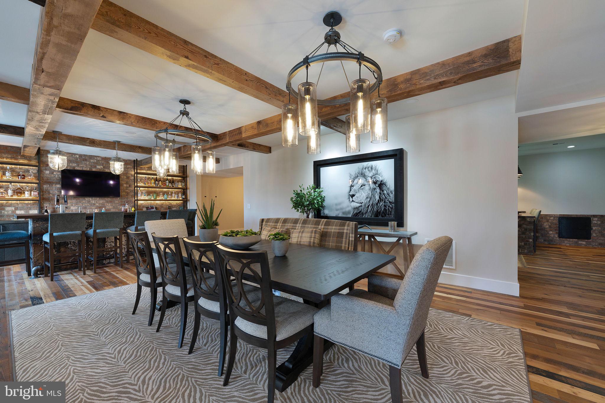 RIVER CREEK - Residential