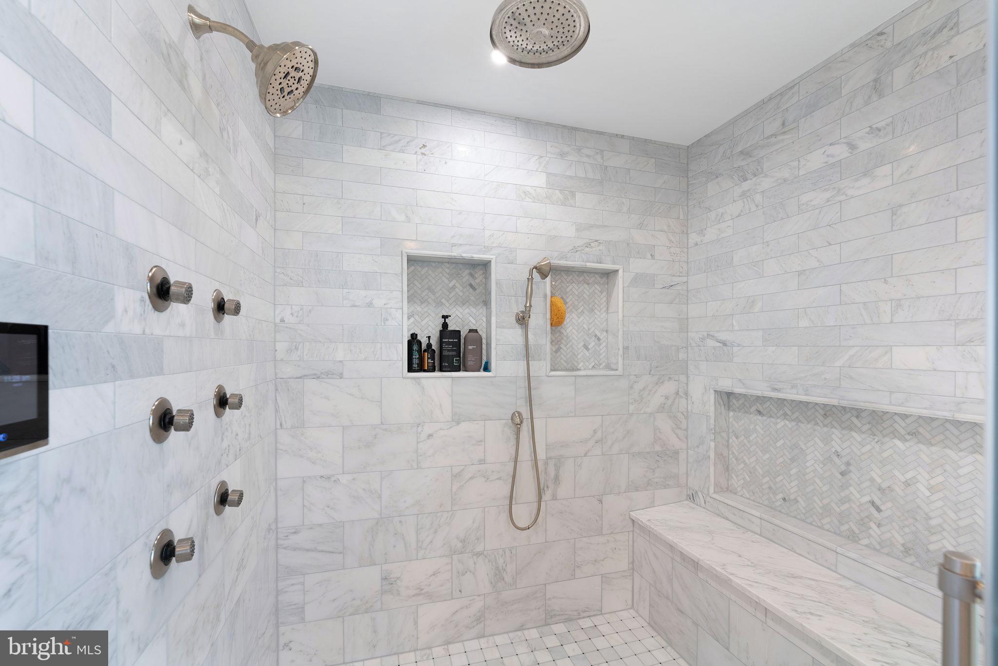 RIVER CREEK - Residential