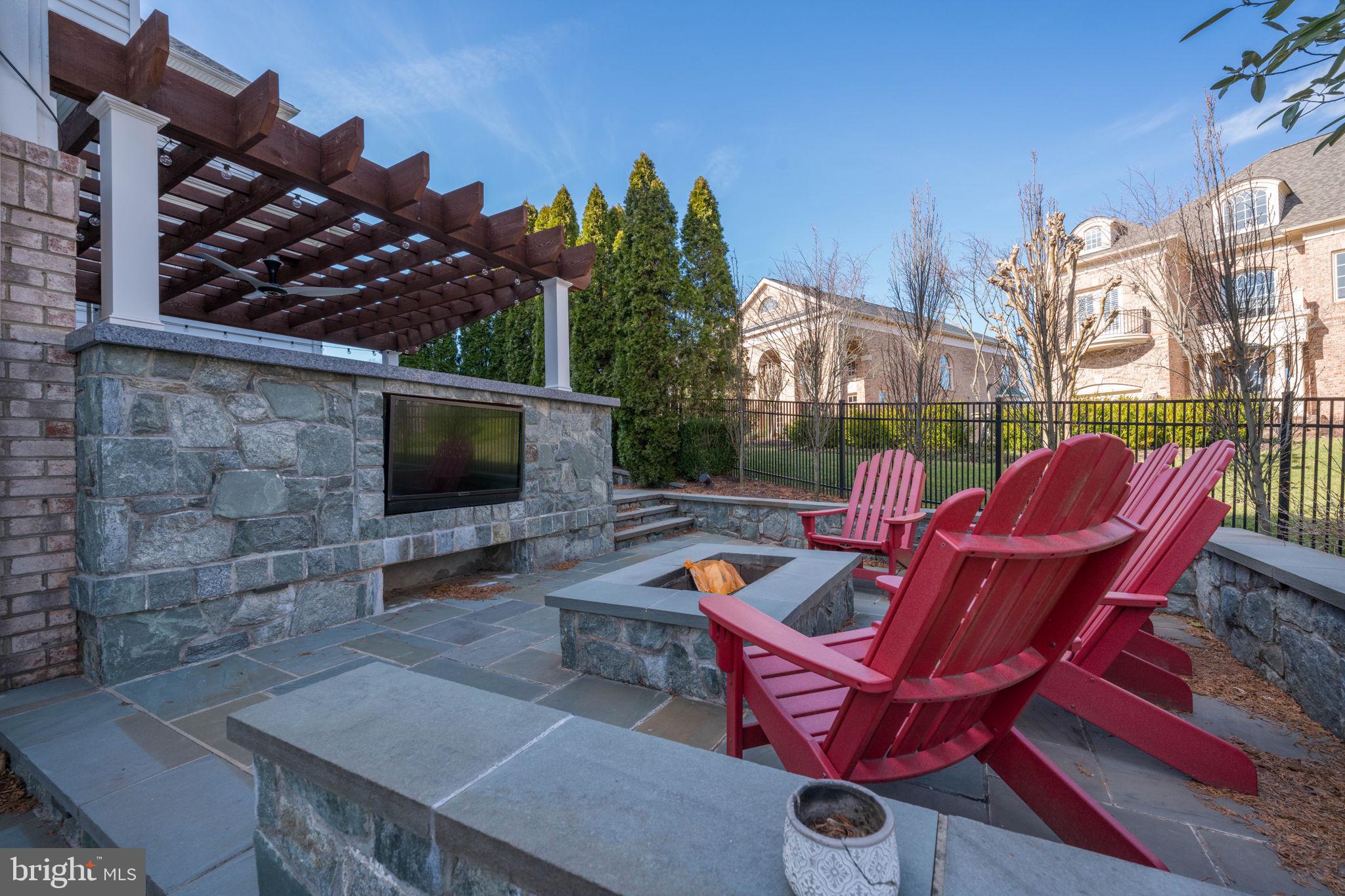 RIVER CREEK - Residential